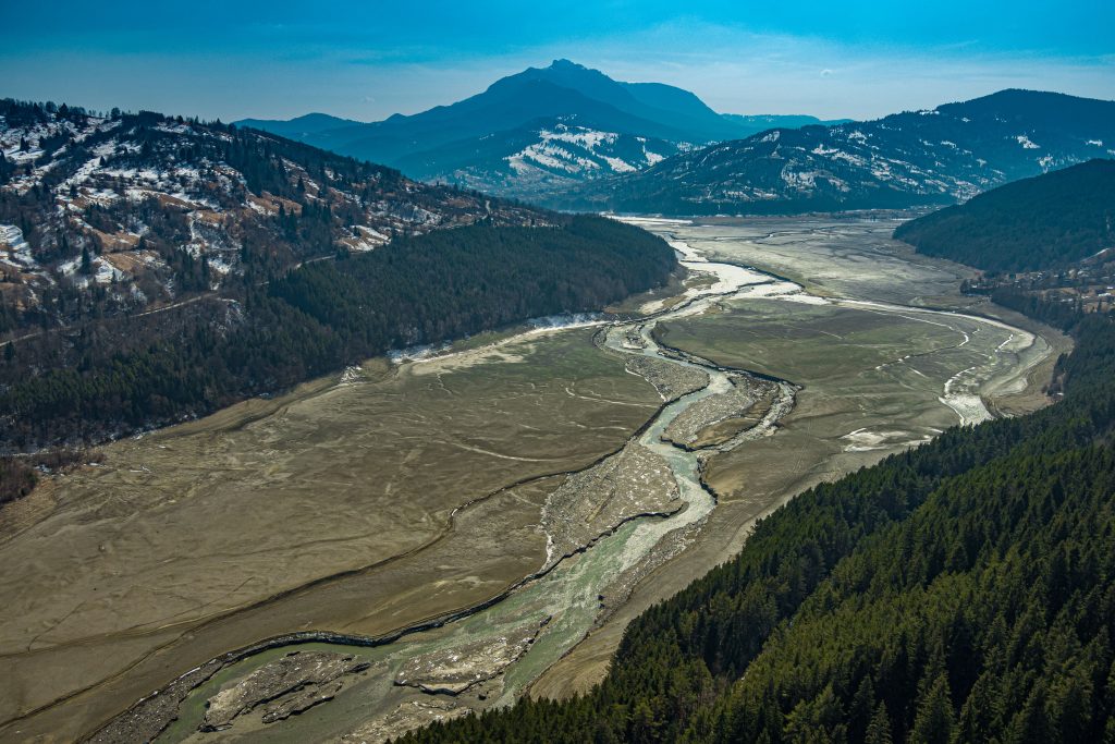 Building supply chain resilience in the face of extreme weather events Empty river bed due to climate change